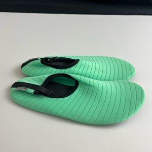 WateLves water shoes